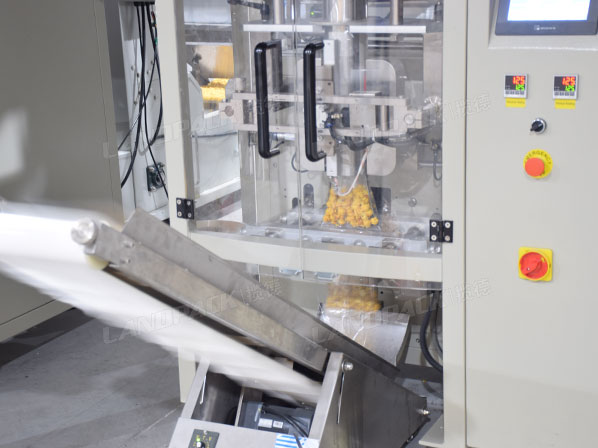 automatic chips packing machine