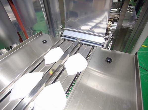 surgical mask packing machine