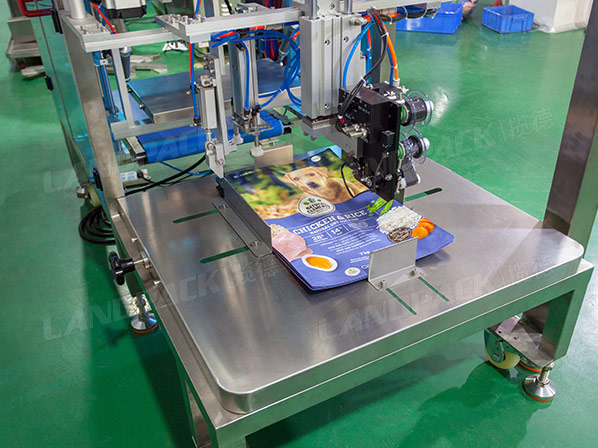 automatic nuts packing machine