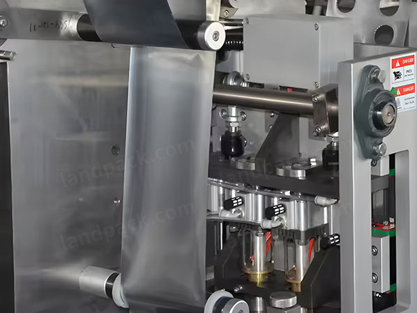 cup filling and sealing machine