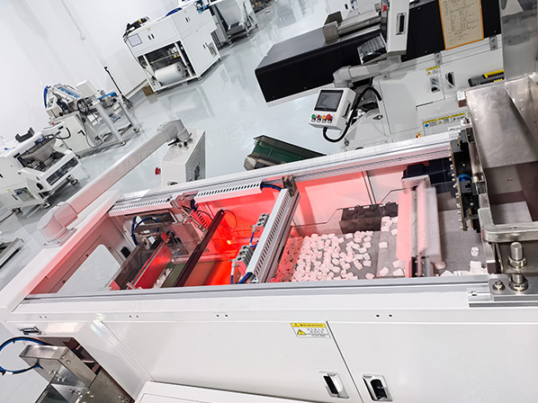 hardware fittings packing machine