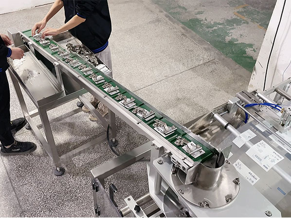 hardware packaging machine