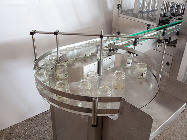 linear bottle filling machine