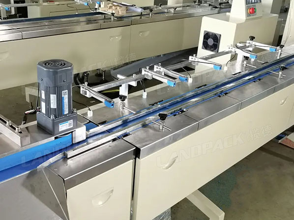 flow wrap packing machine