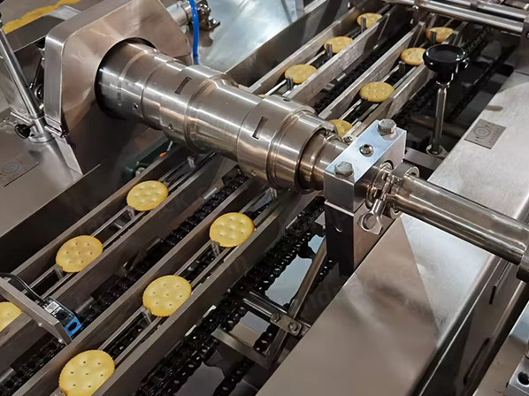 small biscuit packing machine
