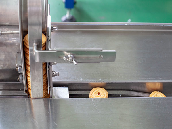 biscuit packing machine