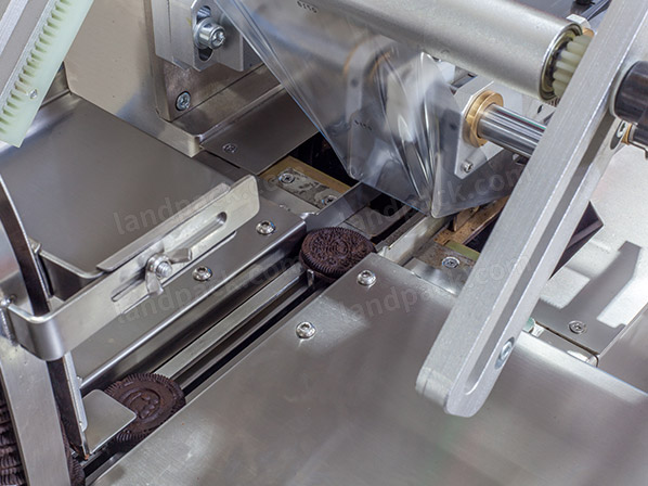 small biscuit packing machine