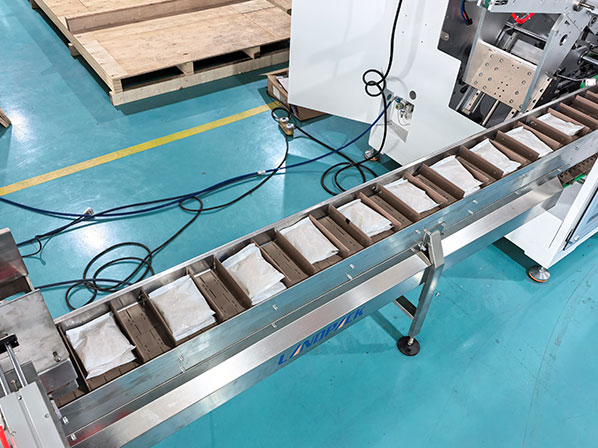 horizontal cartoning machine