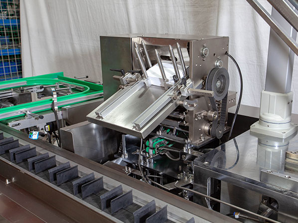 cartoning packaging machine