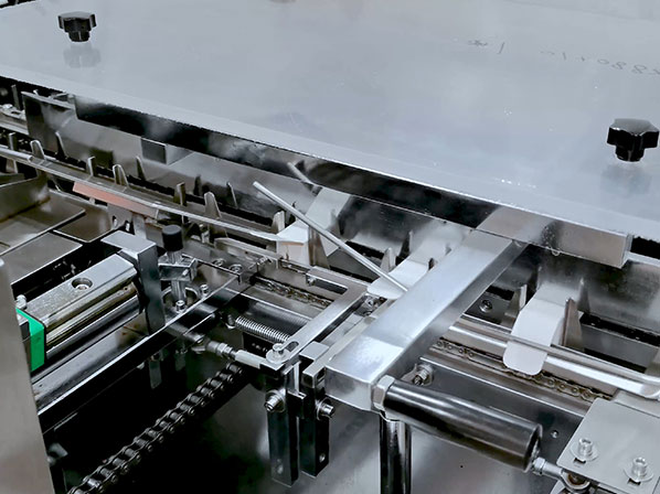 cartoner packaging machine