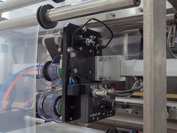 four side sealing machine