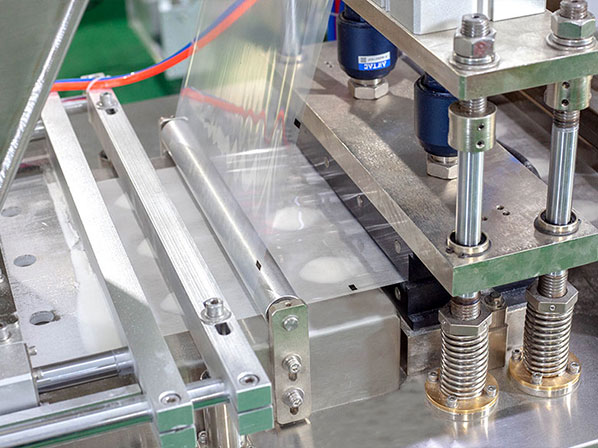 four side sealing machine