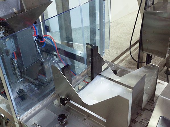 frozen pizza packaging machine