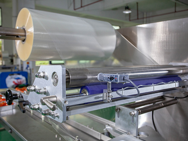 frozen pizza packaging machine