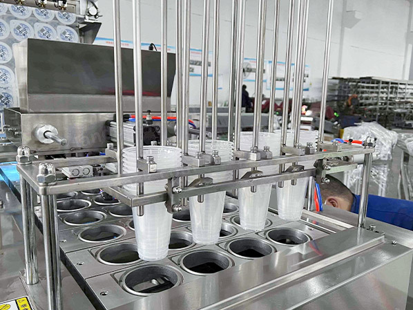 ice cube filling machine