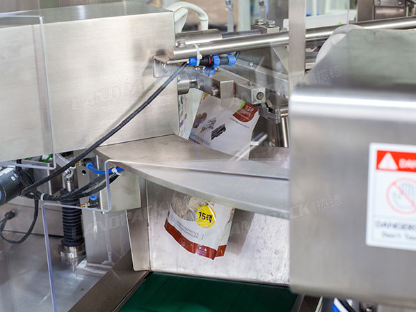 pet foods packaging machine