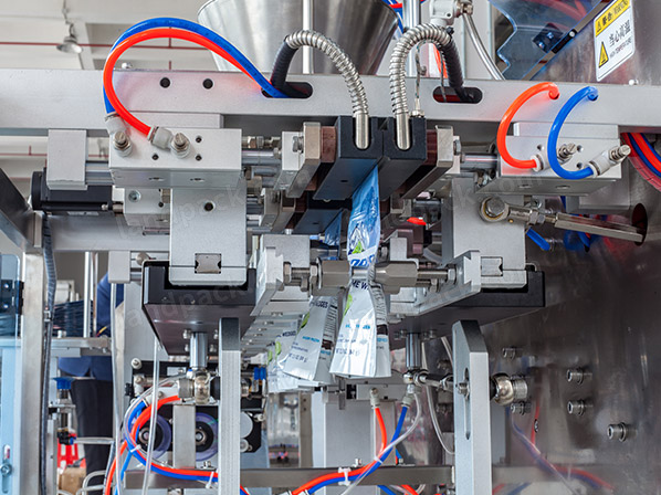 ziplock pouch packing machine