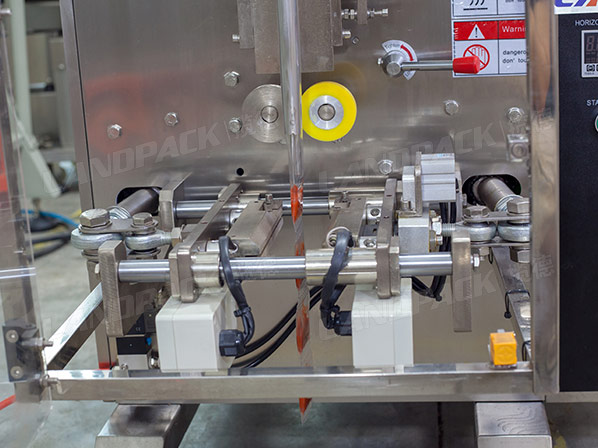 liquid sachet packing machine