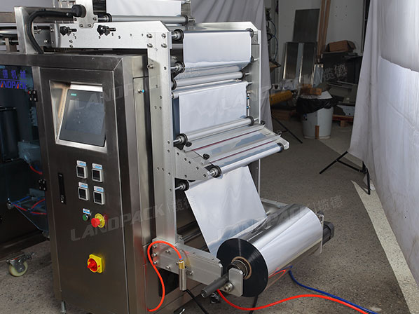 liquid packaging machine