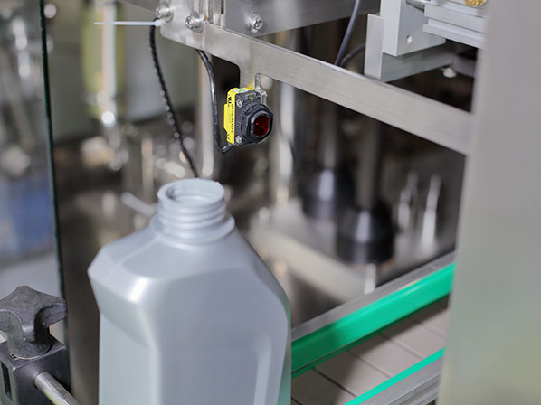 liquid bottle filling machine