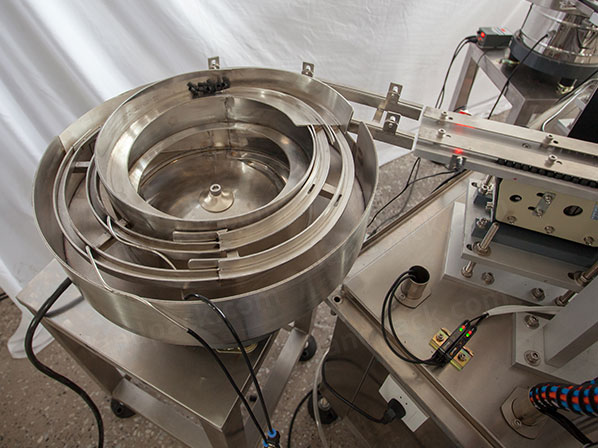 liquid filling machines