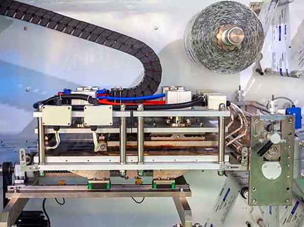 mask packaging machine