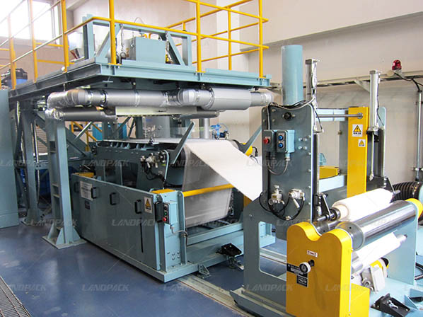 nonwoven fabric production machine