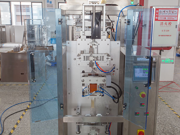 sachet filling and sealing machine