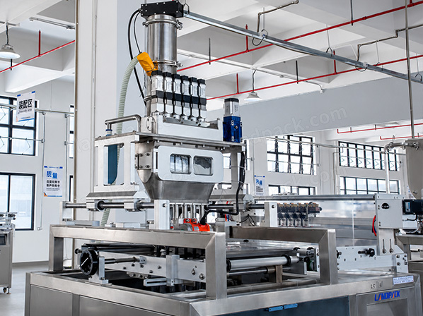 sachet filling and sealing machine