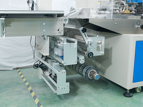 surgical mask packing machine