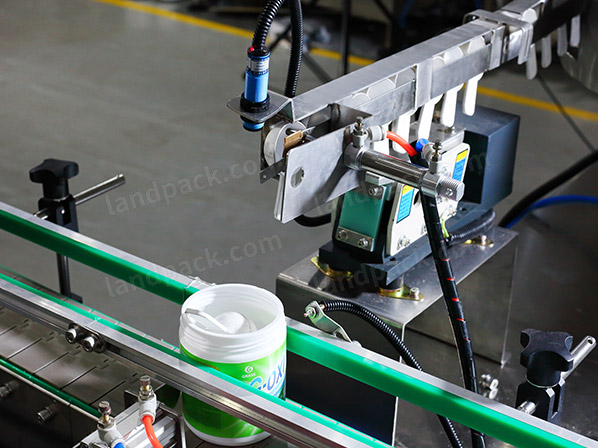 dry powder filling machine