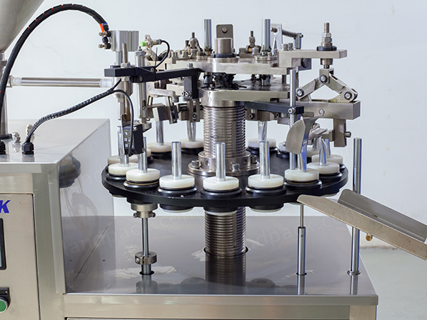 tube filling and sealing machine