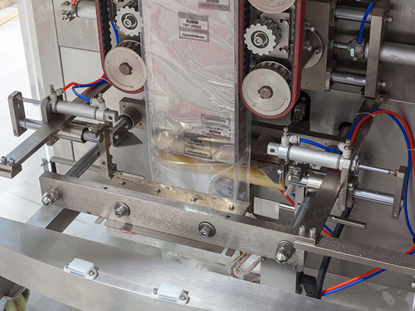 detergent pouch packing machine