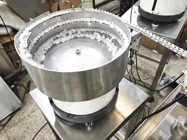 spout inserting sealing machine